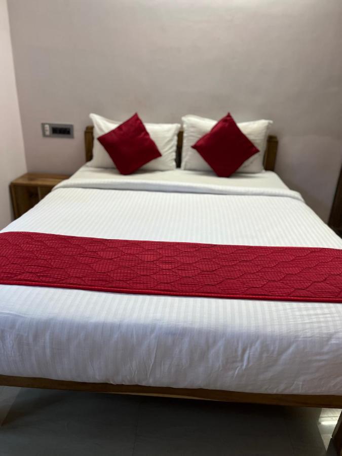 Tulip Villa 3Bhk 2Bhk And 1Bhk Located Near Chunnambar Boat House And Paradise Beach Pūrnānkuppam Εξωτερικό φωτογραφία