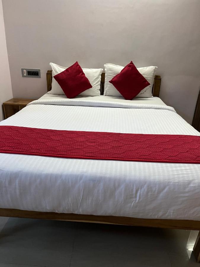 Tulip Villa 3Bhk 2Bhk And 1Bhk Located Near Chunnambar Boat House And Paradise Beach Pūrnānkuppam Εξωτερικό φωτογραφία